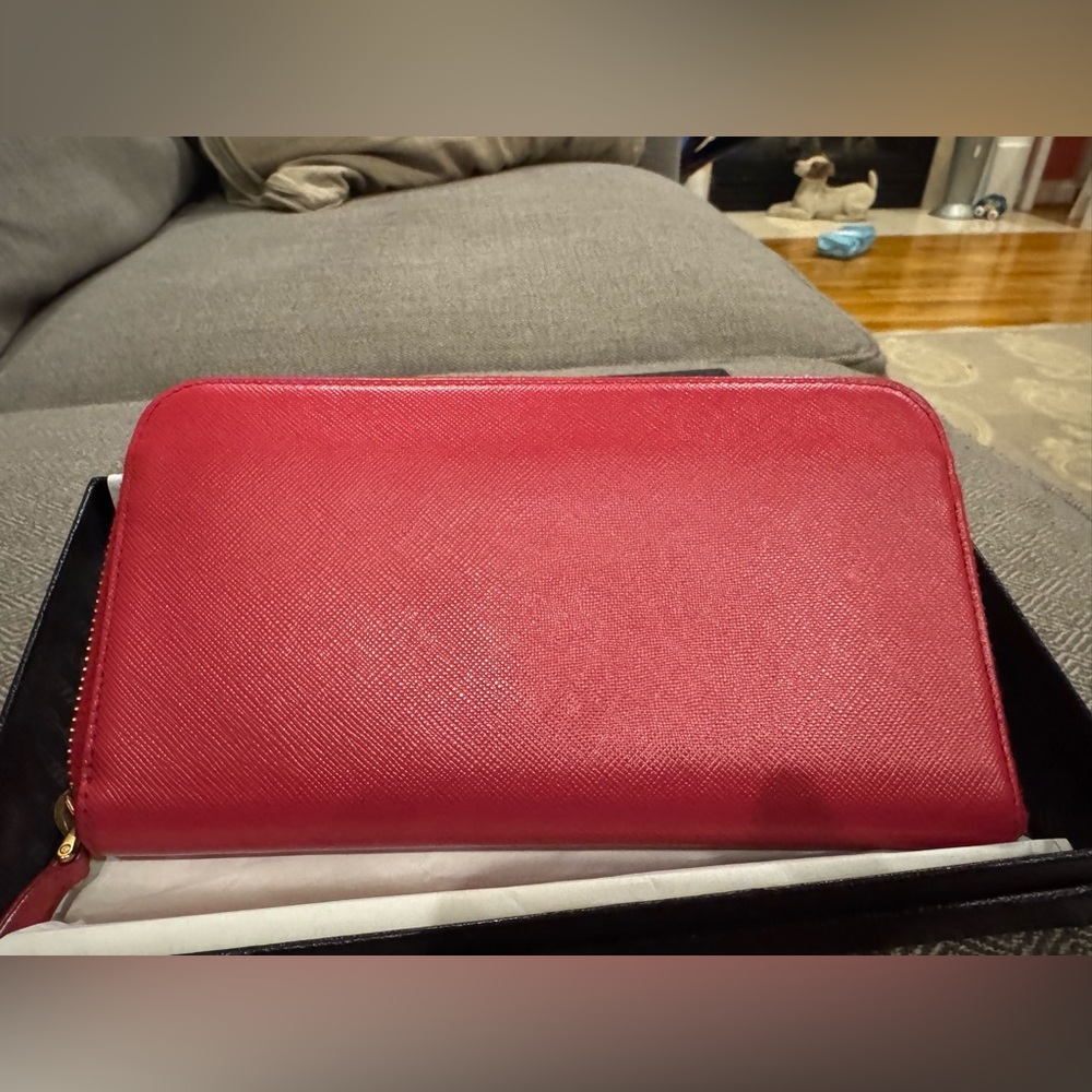 Prada - Saffiano Leather Pink (Peonia) Bow Detail Zippered Wallet - EXCELLENT - Picture 2 of 15